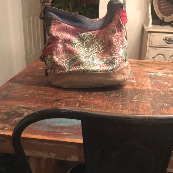 Lucky Brand Handbags - Lucky Brand Messenger Bag